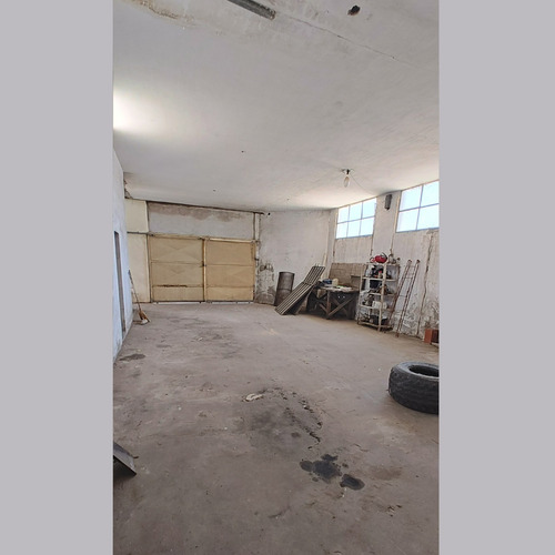 Esquina En Venta Con Galpón Y Departamento En Gualeguaychú.