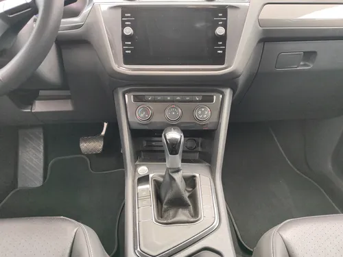 Volkswagen Tiguan 5p Comfortline L4/1.4/T Aut
