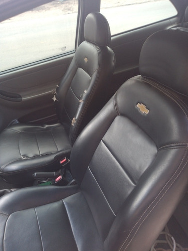 Imagem 6 de 6 de Chevrolet Celta 2001 1.0 3p
