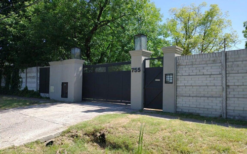 Imagen 1 de 1 de Lotes A La Venta En Barrio Con Portón.