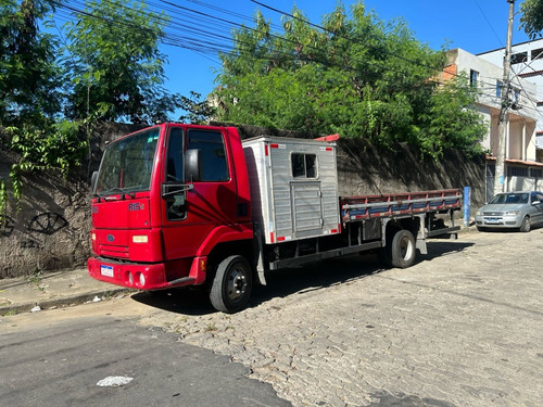 Aluga-se Caminhão Com Casinha