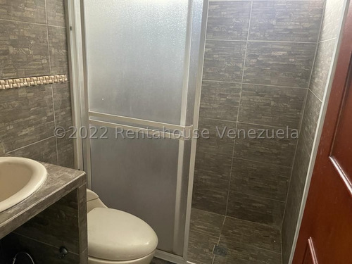 Imagen 7 de 19 de Claudia Lopez Vende Edificio En Catia Mls #22-23270