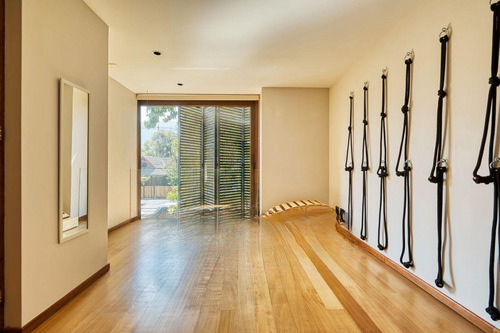 Hermosa Casa Moderna A Pasos Del Sport Francés Vitacura
