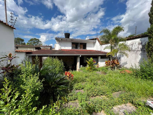 Imagen 12 de 16 de Amr Vende Espaciosa Y Bella Casa En La Urb. Merida