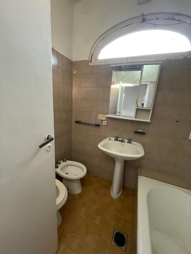 Casa 3 Amb En Tigre Residencial Con Jardin Enorme!! Mucho Pontencial!
