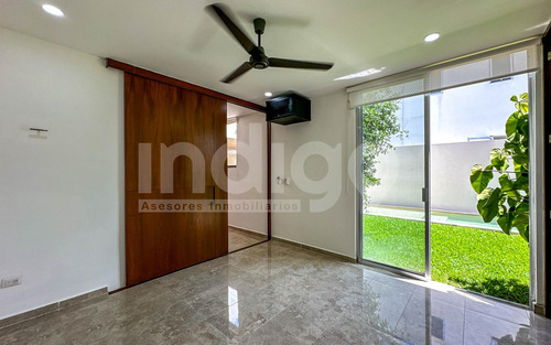 Casa En Venta En Mérida En Privada El Origen, Xcanatún