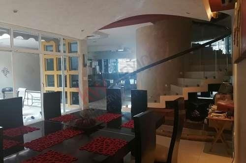 Imagen 7 de 25 de Casa Amueblada En Venta En El Vecindario Colinas De San Miguel