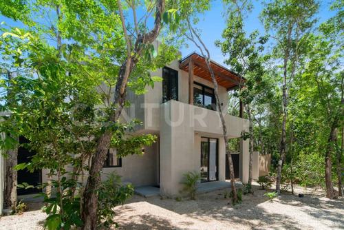 Villa En Venta Tulum De Tres Habitaciones Y Tres Baños Y Medio Ubicacion Ideal
