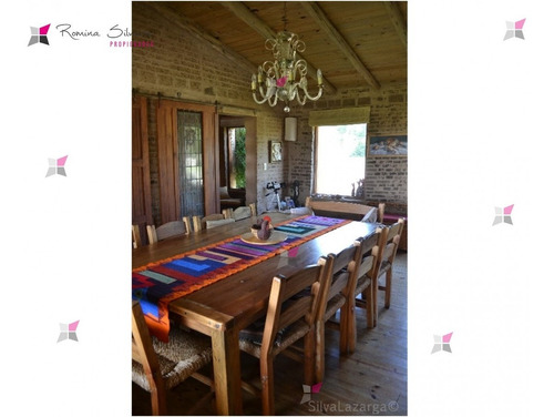 Casa En Punta Ballena, 5 Dormitorios *- Ref: 7977