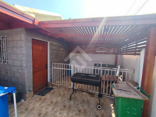 Casa En Venta De 3 Dorm. En Puente Alto