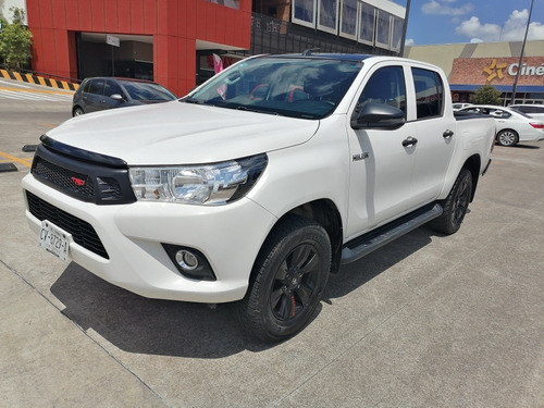Imagen 1 de 11 de Toyota Hilux 2018 2.7 Cabina Doble Sr Mt