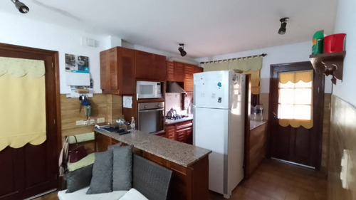 Imagen 5 de 21 de Chalet 4 Amb + Escritorio Cochera. Fondo Libre