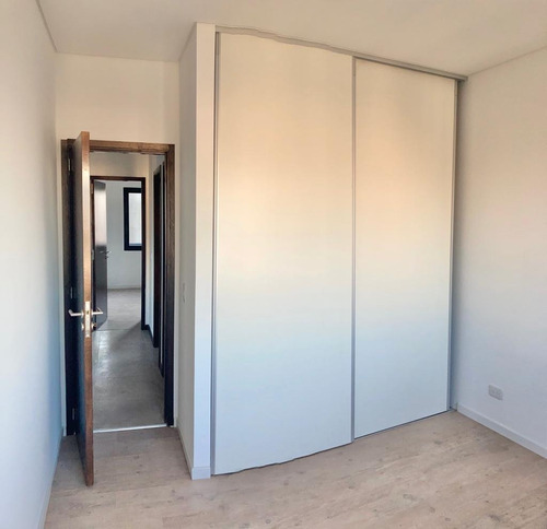 Venta De Dto 3 Ambientes En El Edificio Newen