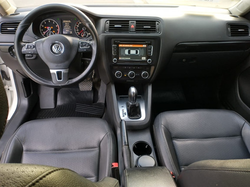 Imagen 11 de 15 de Volkswagen Vento Luxury 2.5 Tiptronic