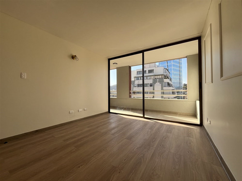 Recién Remodelado, Vista Despejada, Plaza Perú