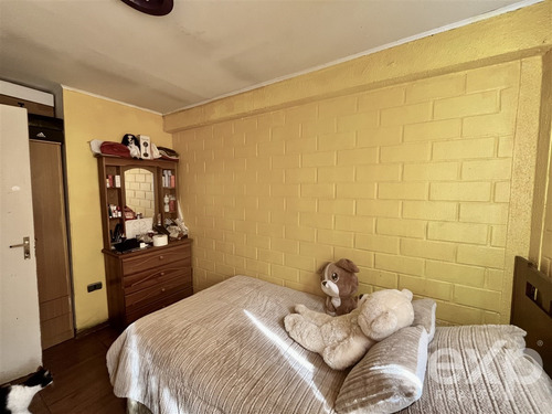 Casa En Venta De 2d, 1b Y Estacionamientos En Puente Alto