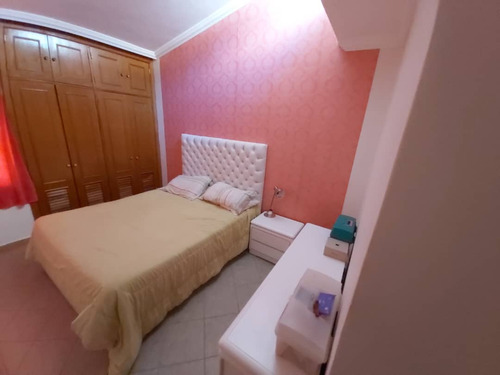En Venta Town House Amoblado En Mañongo (al)