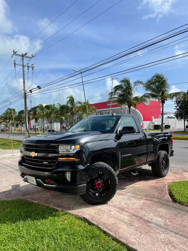 Imagen 5 de 12 de Chevrolet Cheyenne 2017 5.4 2500 Cab Reg Lt Z71 4x4 At
