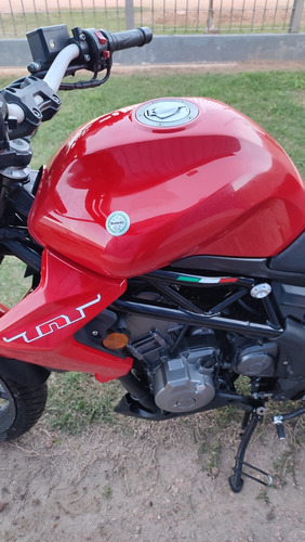 Imagen 5 de 25 de Benelli Tnt 300