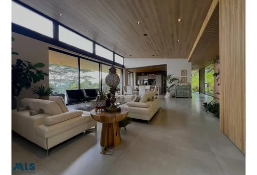 Una Casa Espectacular(mls#249327)