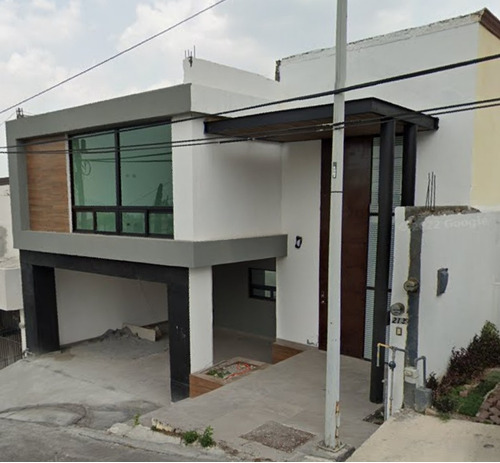 Venta Casa En  Calle Juan Bautista De La Salle Cumbres Monterrey Nl Gv16-di