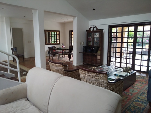 Imagen 3 de 26 de Venta Casa Remodelada Con Bellos Jardines En Calle Cerrada De La Lagunita