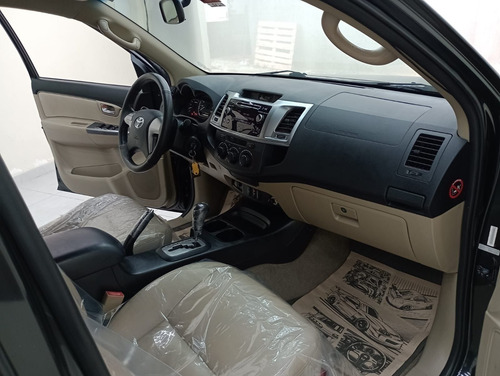 Toyota Hilux SW4 SR 4x2 2.7/ 2.7 Flex 16V Aut.