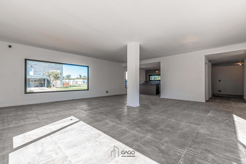 Casa Venta 4 Ambientes A Estrenar - Mar Del Plata