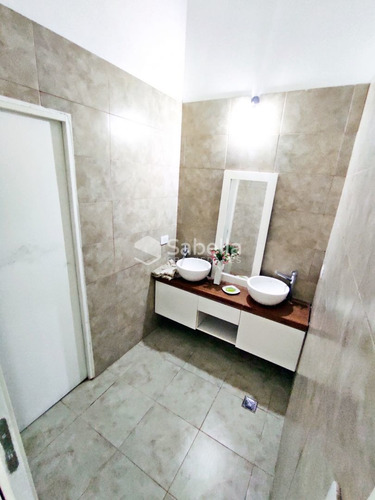 Imagen 10 de 13 de Venta De Casa 2 Dormitorios En Parque Sicardi, La Plata.