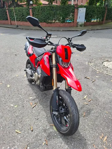 Ducati Hypermotard 698