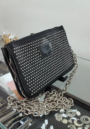 Cartera con tachas hotsell