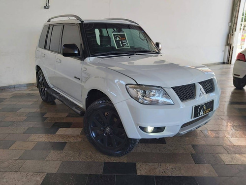 Imagem 3 de 15 de Mitsubishi Pajero Tr4 2.0 4x4 16v 140cv Flex 4p Automático