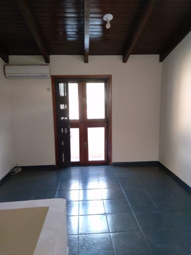Casa De Condomínio À Venda Na Rua Professor Carvalho Freitas, Teresópolis, Porto Alegre - Rs - Liv-12654