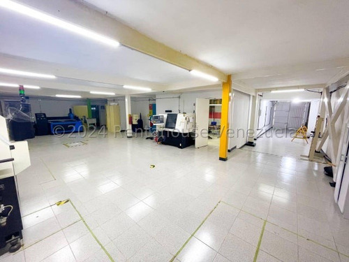Casa Comercial En Alquiler Chuao Mls #24-21398 Bm