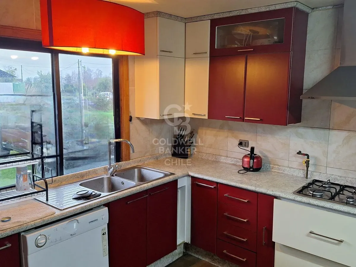 Imagen 5 de 16 de Casa Familiar En Osorno: Espacios Amplios Y Quincho