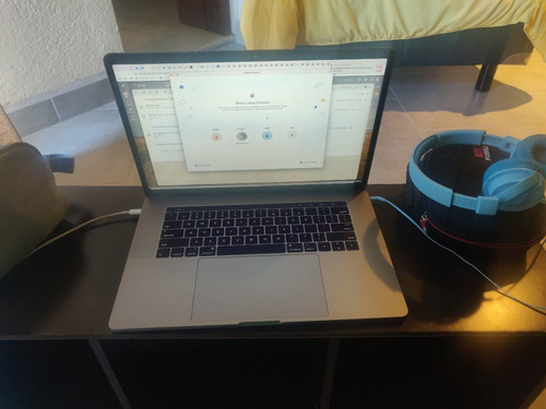 Macbook Pro A1707 Gris Espacial 15.6 , Intel Core I7 16gb (Usado)