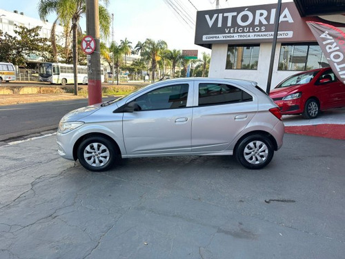 Chevrolet Onix Onix 1.0 MPFI LT 8V FLEX 4P MANUAL