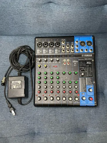 Consola Yamaha Mg10xu. Con Efectos. 10 Entradas (Usado)