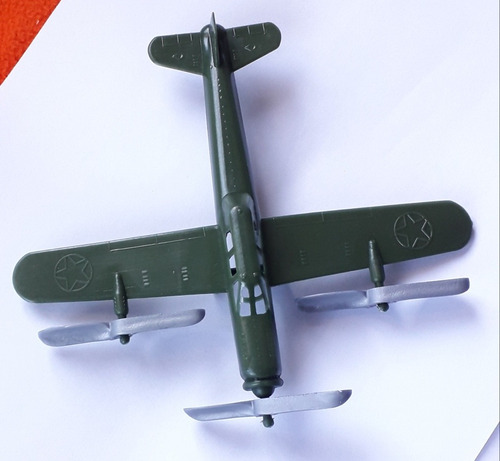 12 Soldaditos Y Avion De Plástico En Blister