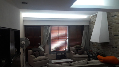 Imagen 9 de 14 de Casa De 5 Amb Con Local Y Dpto De 2 Amb. Nuevo Wp De Contacto 1137868438!