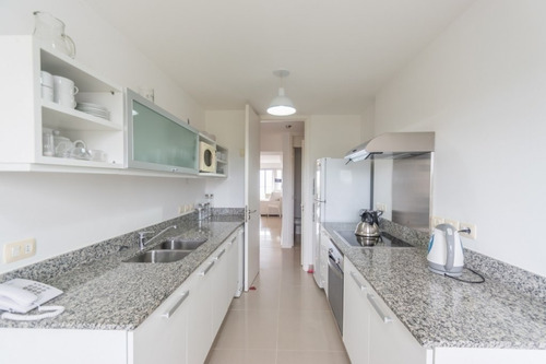 Imagen 6 de 16 de Apartamento En Venta De 3 Dormitorios C/ Cochera En Playa Brava