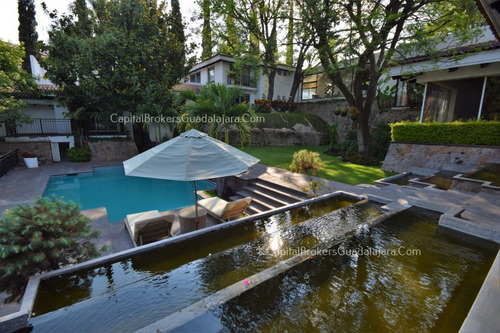 Casa En Colinas De San Javier De Lujo Con Alberca En Venta