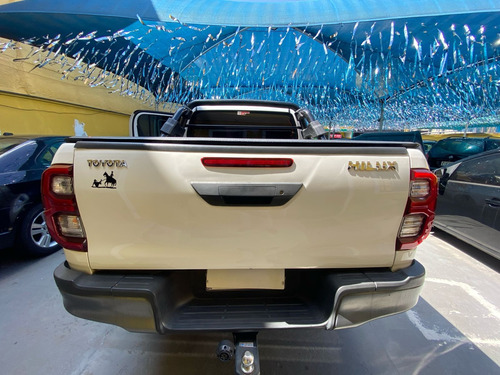 Toyota Hilux 2.8 Tdi Std Cab. Dupla 4x4 4p