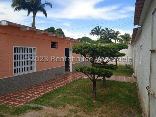 Casa En Venta Con Galpón Y Oficina En Cabudare Lara Venezuela Ev