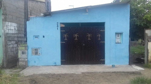 Imagem 1 de 10 de Casa À 500m Da Rodovia - Umuarama
