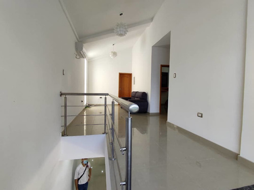 Imagen 8 de 14 de Townhouse En Venta Totalmente Remodelado Maracay // 04243385555