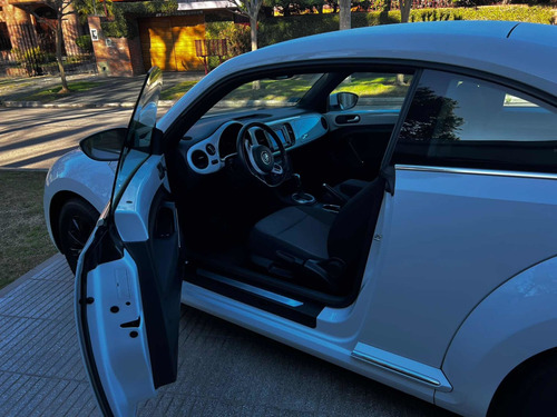 Imagen 13 de 15 de Volkswagen The Beetle 2015 1.4 Design Dsg