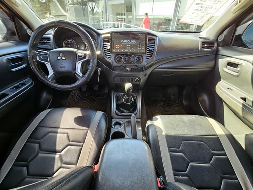 Mitsubishi L200 L200 D/c 2.4 Work Cr 4x2 Wf Doble Airbag Cc