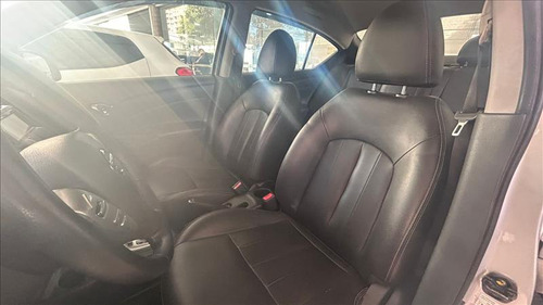 Nissan Versa Versa V-drive 1.6 Premium Cvt Flex Automático