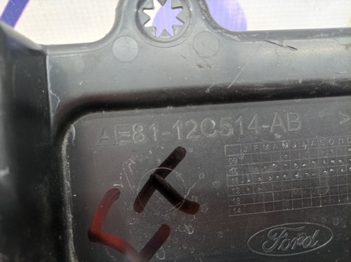 Base Moldura Espaciador De Partes Cuerpo Ford Fiesta 11-17 (Usado)